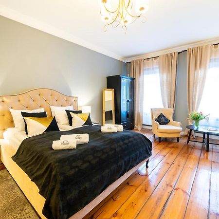 Apartamenty Pod Zegarem Миколайки Экстерьер фото